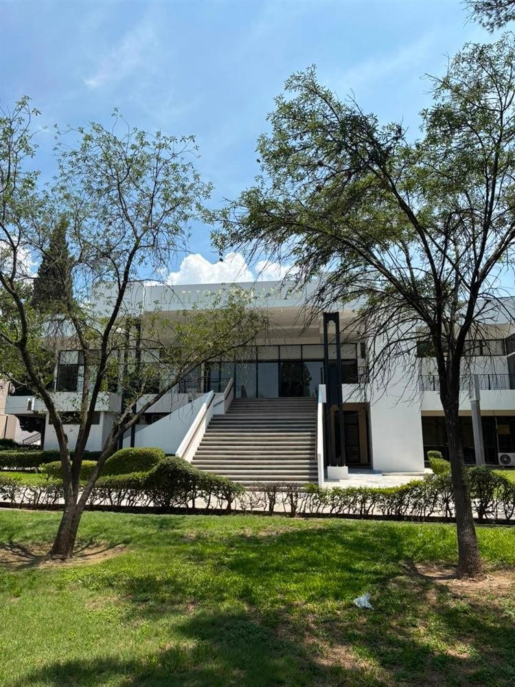 Fachada del Auditorio Emilio J. Talamás, sede Saltillo