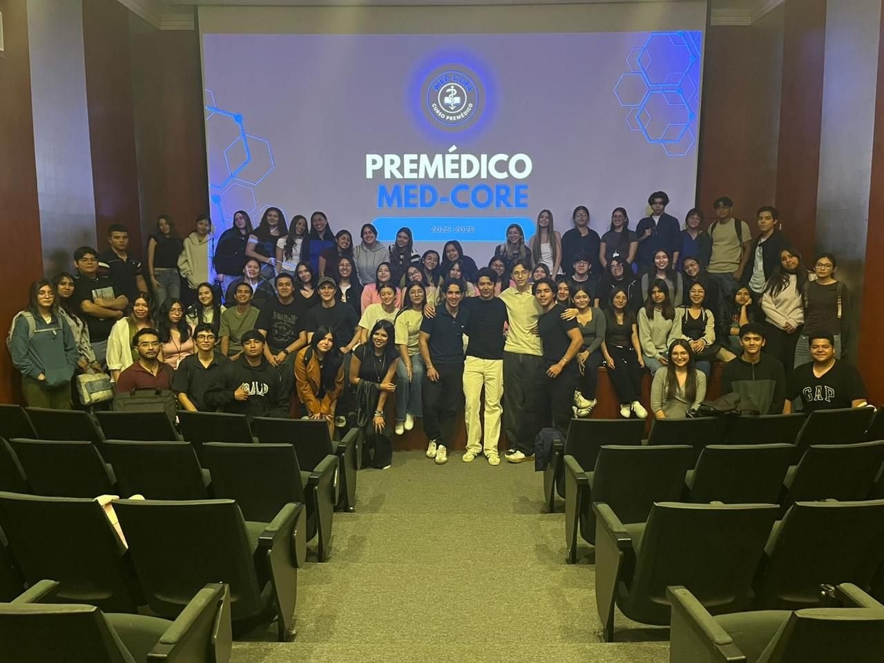Generación de alumnos del Premédico MedCore en la sede Torreón